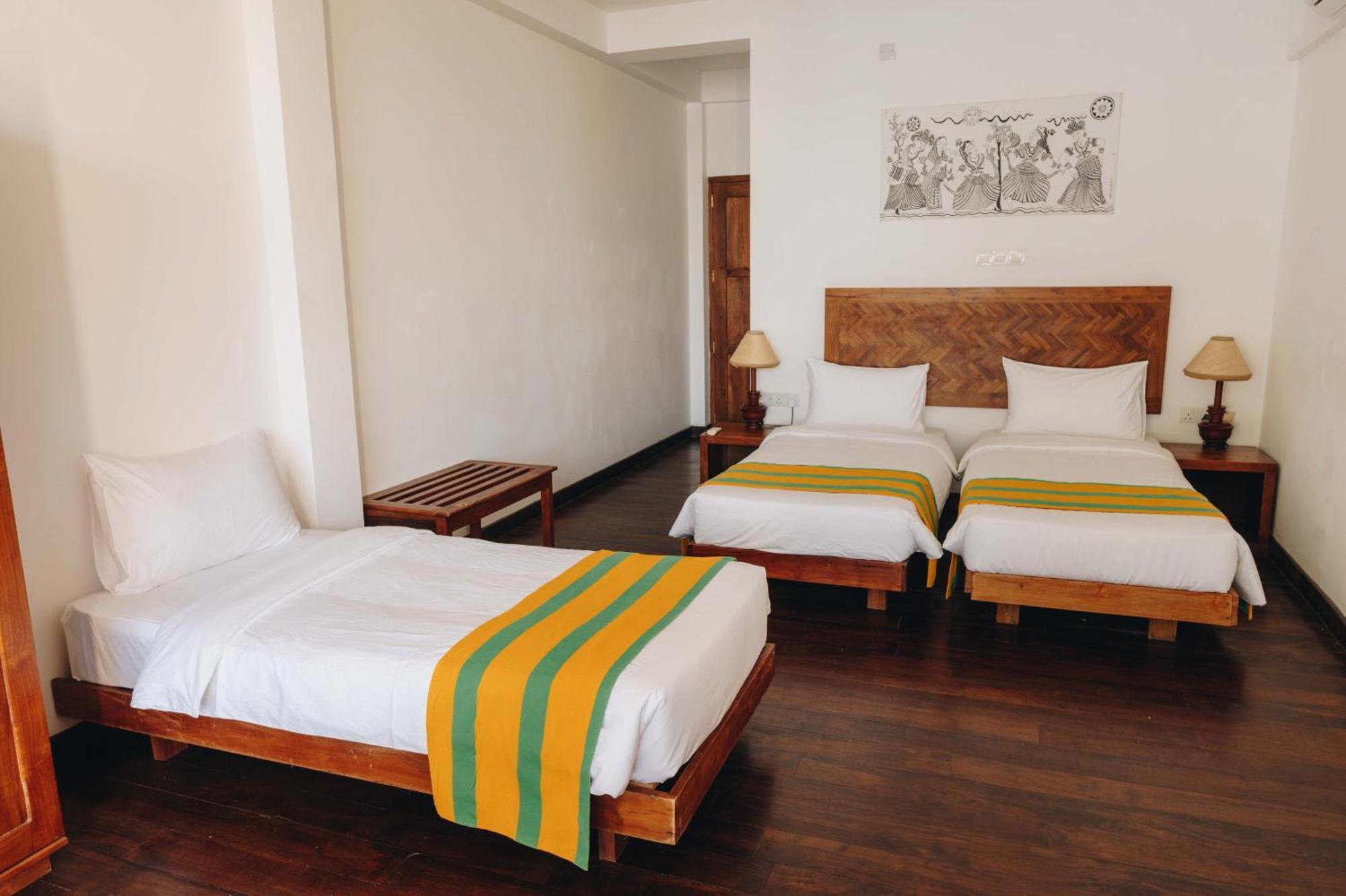 Yala Oga Reach Hotel Tissamaharama Exteriör bild