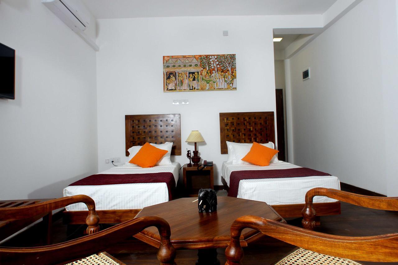 Yala Oga Reach Hotel Tissamaharama Exteriör bild