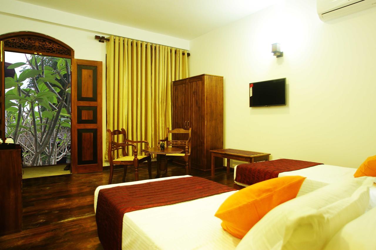 Yala Oga Reach Hotel Tissamaharama Exteriör bild