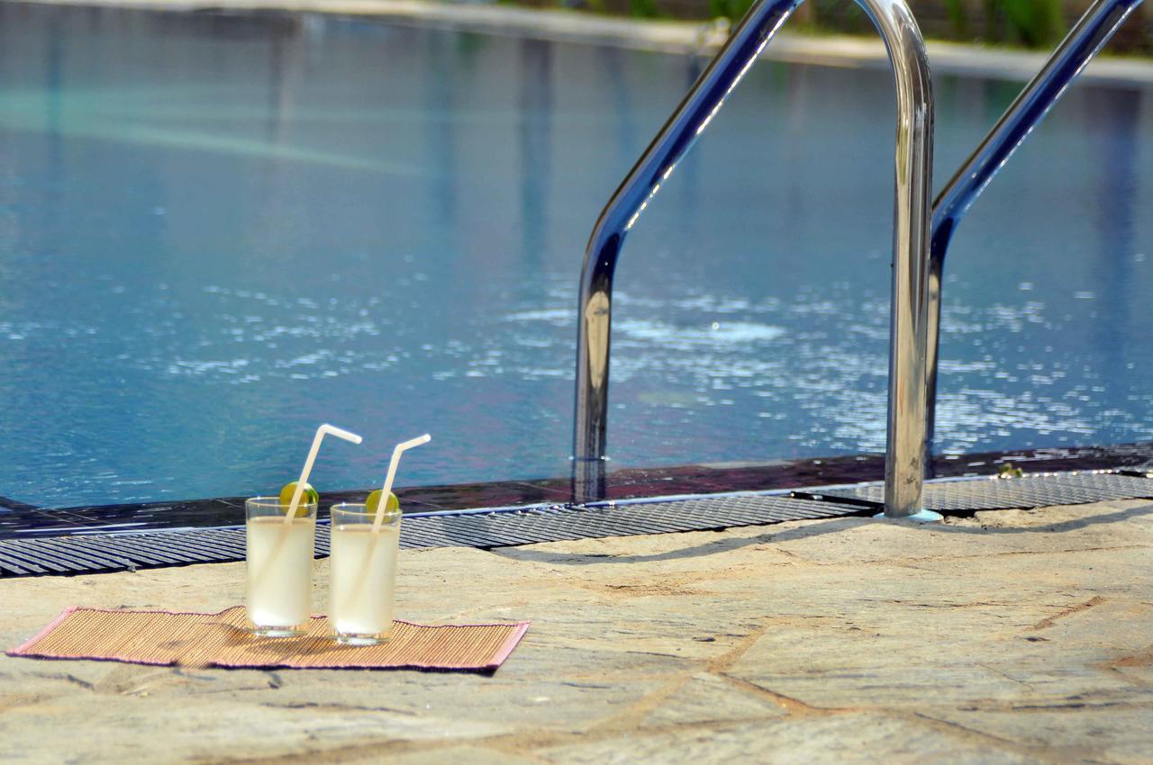 Yala Oga Reach Hotel Tissamaharama Exteriör bild