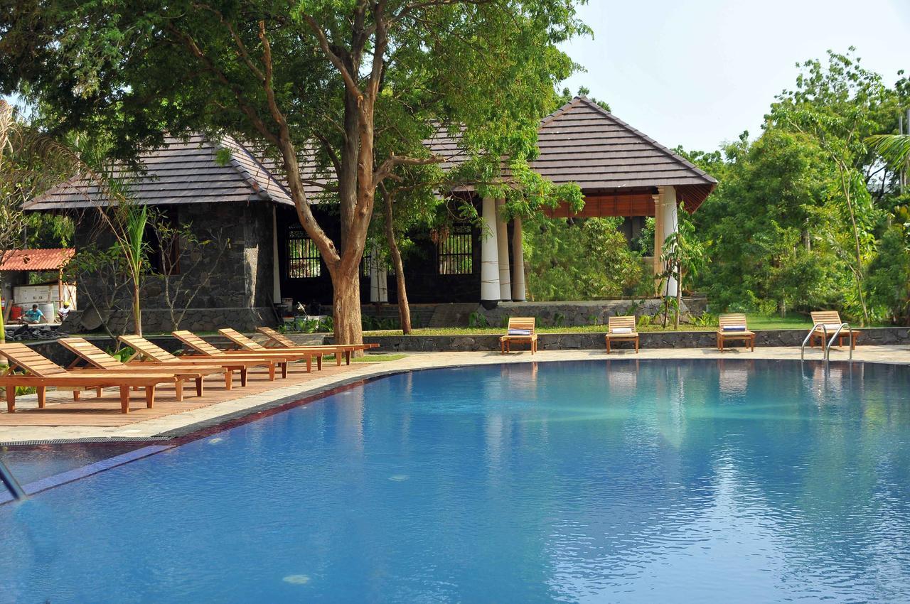 Yala Oga Reach Hotel Tissamaharama Exteriör bild