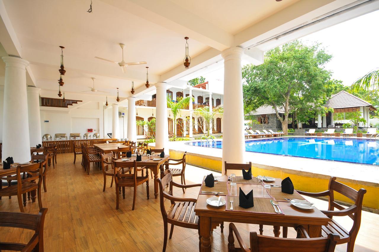 Yala Oga Reach Hotel Tissamaharama Exteriör bild