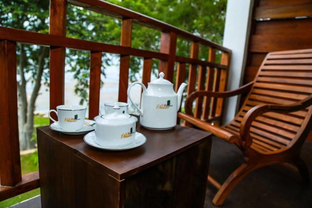 Yala Oga Reach Hotel Tissamaharama Exteriör bild